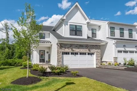 18 Flower Horn Blvd, Randolph, NJ 07869