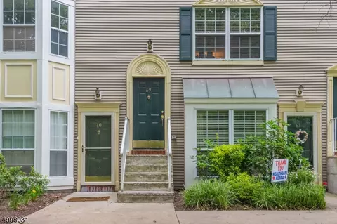 69 Heritage Ct, Towaco, NJ 07082