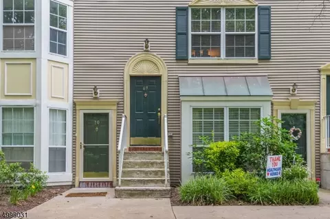69 Heritage Ct, Towaco, NJ 07082