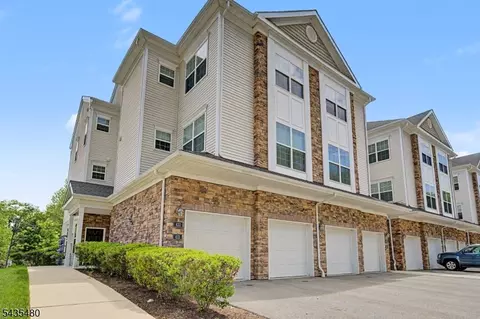 411 Parkview Ln, Rockaway, NJ 07866