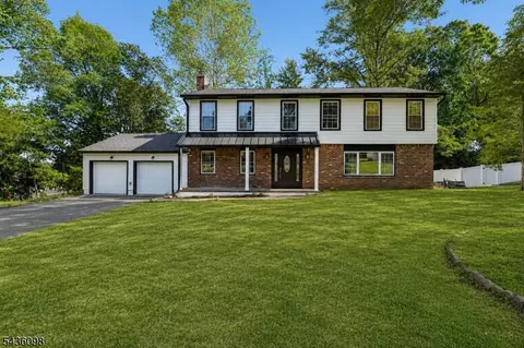 14 Witkowski Way, Wayne, NJ 07470