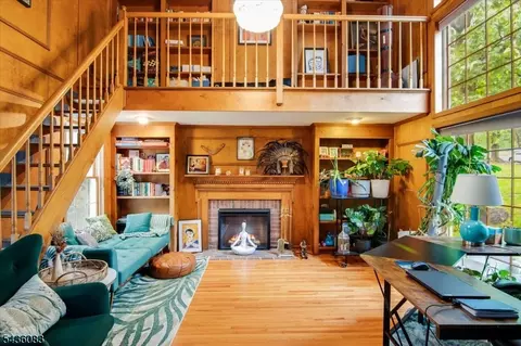 58 Musiker Ave, Randolph, NJ 07869