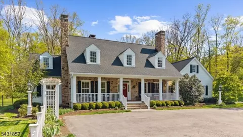 24 Water St, Lebanon, NJ 08833