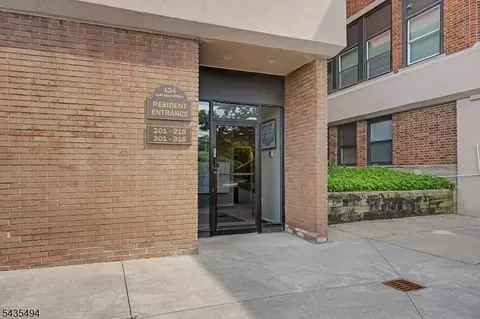 124 E Main St #305, Denville, NJ 07834