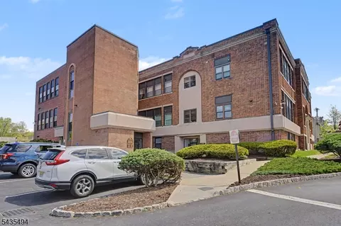 124 E Main St #305, Denville, NJ 07834