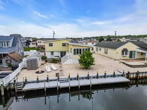 87 Ronald Ave, Bayville, NJ 08721