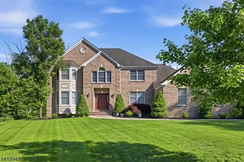 31 Phillip Dr, Parsippany, NJ 07054