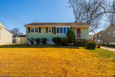 162 Rutherford Ave, Woodbridge, NJ 07095