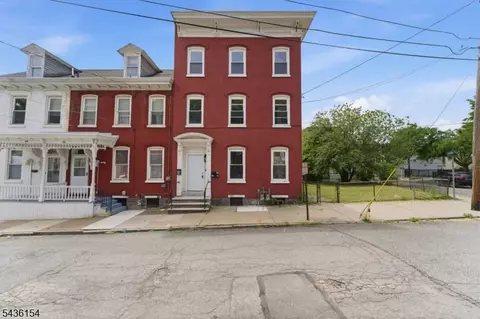 60 Brainard St, Phillipsburg, NJ 08865