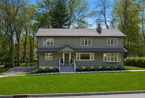 6 Exeter St, Morris Plains, NJ 07950