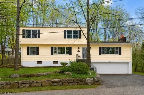 33 Brooksyde Ave, Ringwood, NJ 07456