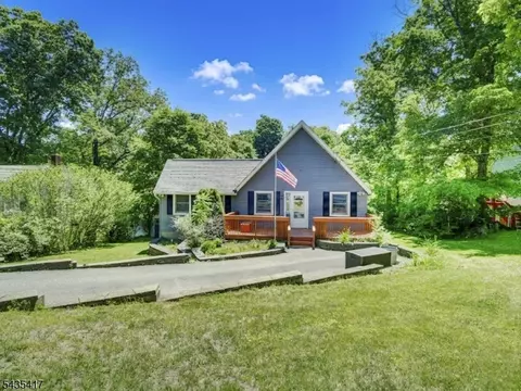 38 Orchard Dr, Vernon, NJ 07462