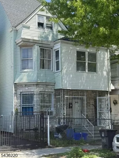 343 7th Ave W, Newark, NJ 07107