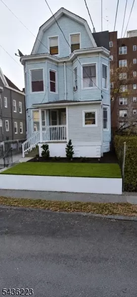 656 E 24th St, Paterson City, NJ 07504