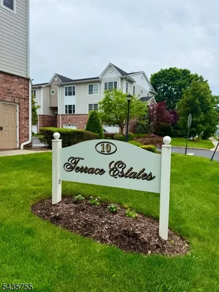 10 Terrace Ave #11, Hasbrouck Heights, NJ 07604