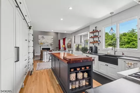 18 Steeple View Ct, Lambertville, NJ 08530