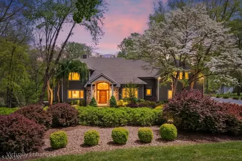 7 Heath Dr, Chester, NJ 07930