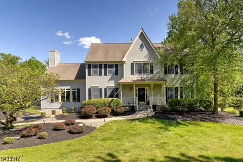 302 Kelly Dr, Branchburg, NJ 08853