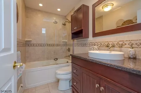 108 Howard Ave, Middlesex, NJ 08846 photo 24
