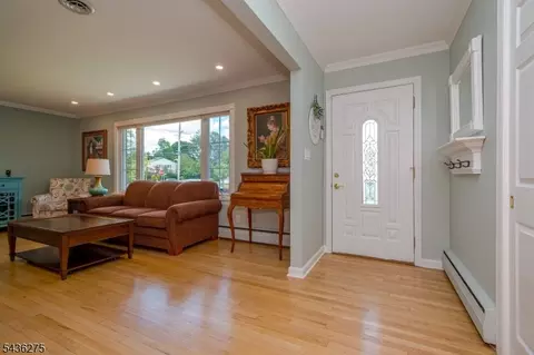 108 Howard Ave, Middlesex, NJ 08846 photo 3