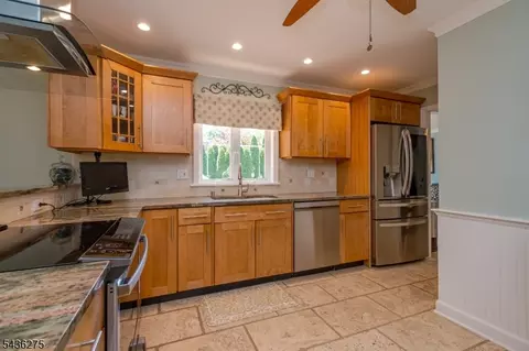 108 Howard Ave, Middlesex, NJ 08846 photo 9