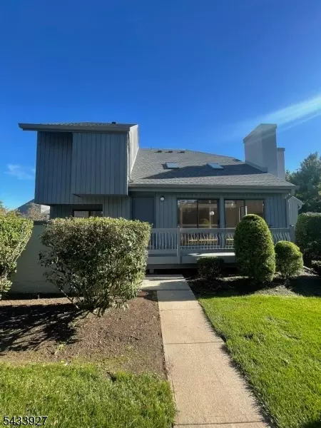 73 Linda Ln, Edison, NJ 08820