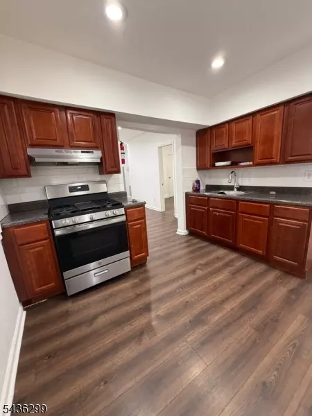 416 S 15th St, Newark, NJ 07103