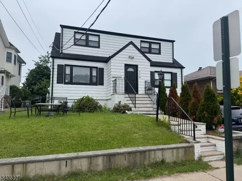 218 Bell Ave, Lodi, NJ 07644