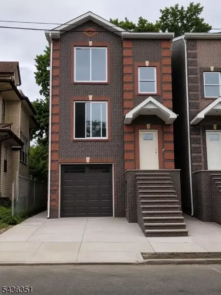 14 Cliff St, Newark, NJ 07106