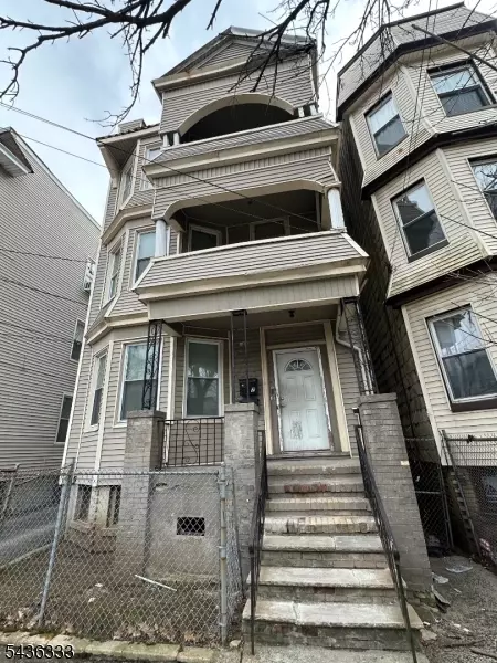 812 S 16th St, Newark, NJ 07108