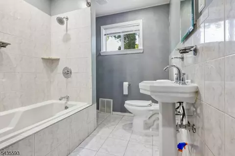 Bath - 646 E 6th St, Plainfield, NJ 07060 photo 1 of 1