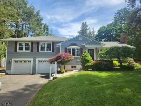 785 Lamberts Mill Rd, Westfield, NJ 07090