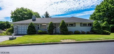 35 Hillside Ave, Netcong, NJ 07857