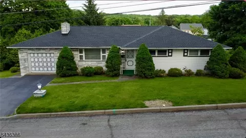 35 Hillside Ave, Netcong, NJ 07857