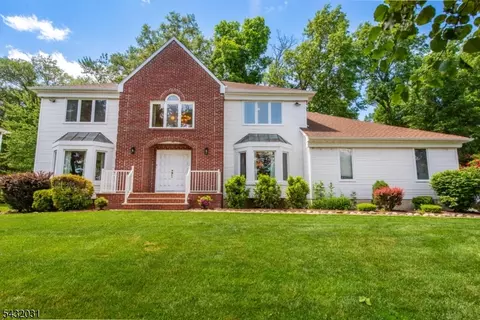 34 Silver Spring Ct, East Hanover, NJ 07936