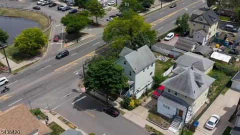View/Area - 33 Pulaski Pl, Hackensack, NJ 07601 photo 2 of 3