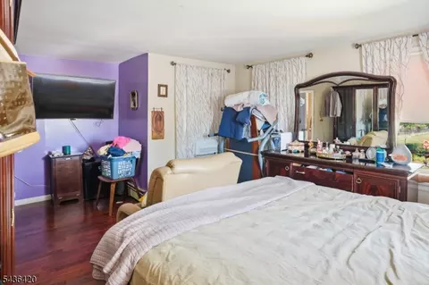 Bedroom - 33 Pulaski Pl, Hackensack, NJ 07601 photo 3 of 7
