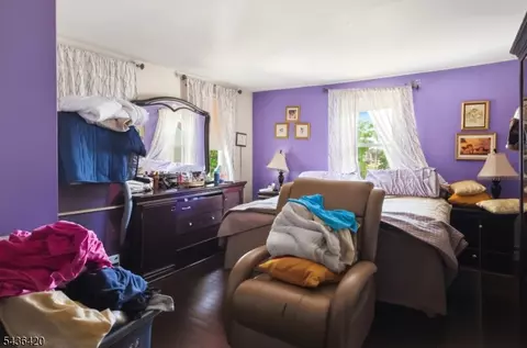 Bedroom - 33 Pulaski Pl, Hackensack, NJ 07601 photo 4 of 7