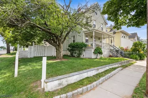 Exterior - 33 Pulaski Pl, Hackensack, NJ 07601 photo 2 of 6
