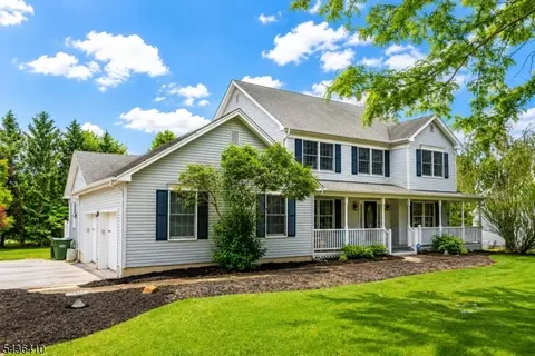 13 Briarwood Rd, Washington Twp, NJ 07853