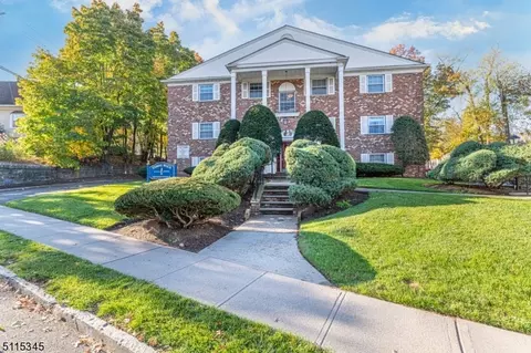 37 Hill St #A2, Morristown, NJ 07960