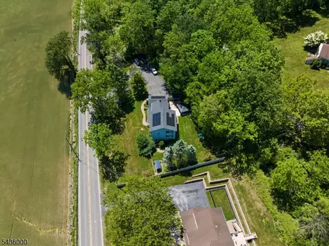 949 Rockport Rd, Hackettstown, NJ 07840