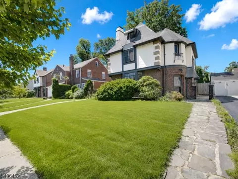 1136 Coolidge Rd, Elizabeth, NJ 07208