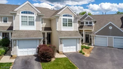 1274 Fairview Cir, Stewartsville, NJ 08886