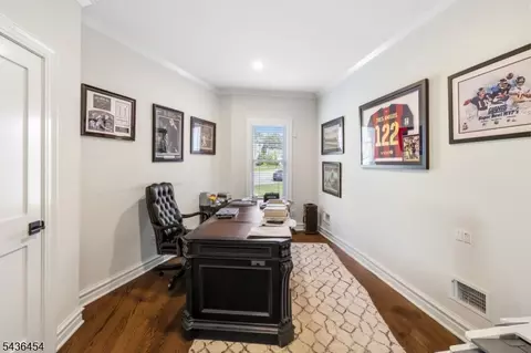 Entry Way - 2 Weimer Ct, Allendale, NJ 07401 photo 4 of 7