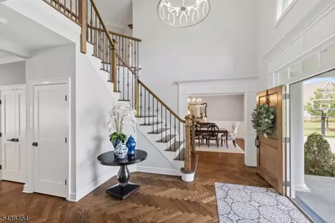 Entry Way - 2 Weimer Ct, Allendale, NJ 07401 photo 2 of 7