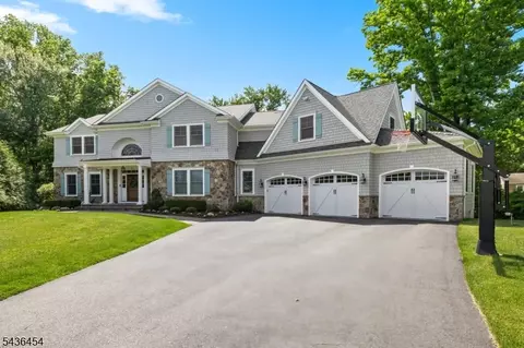 Exterior - 2 Weimer Ct, Allendale, NJ 07401 photo 2 of 2