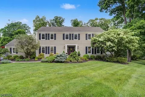 13 Mabro Dr, Denville, NJ 07834