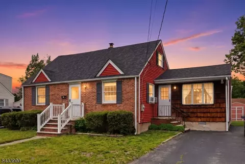 9 Winding Way, Pompton Plains, NJ 07444