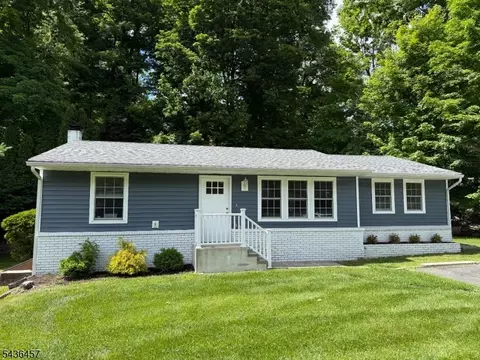 68 Dupont Ave, Hopatcong, NJ 07843